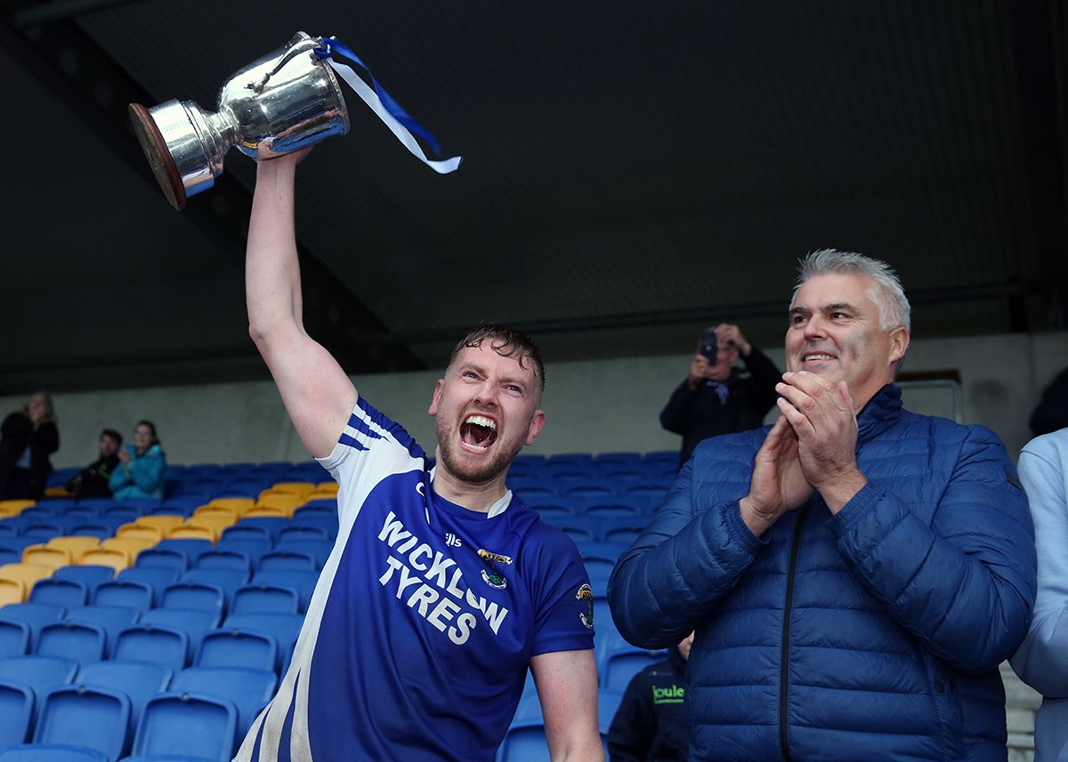 Boom & Platform Hire’s Feargal Donoghue presents the Miley Cup to St Patrick’s Tommy Kelly